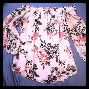 White House / Black Market Top